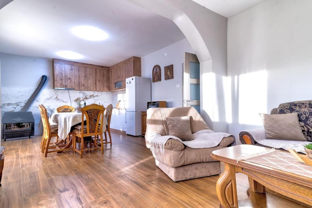 Villa Pavle'S Oasis Virpazar Esterno foto